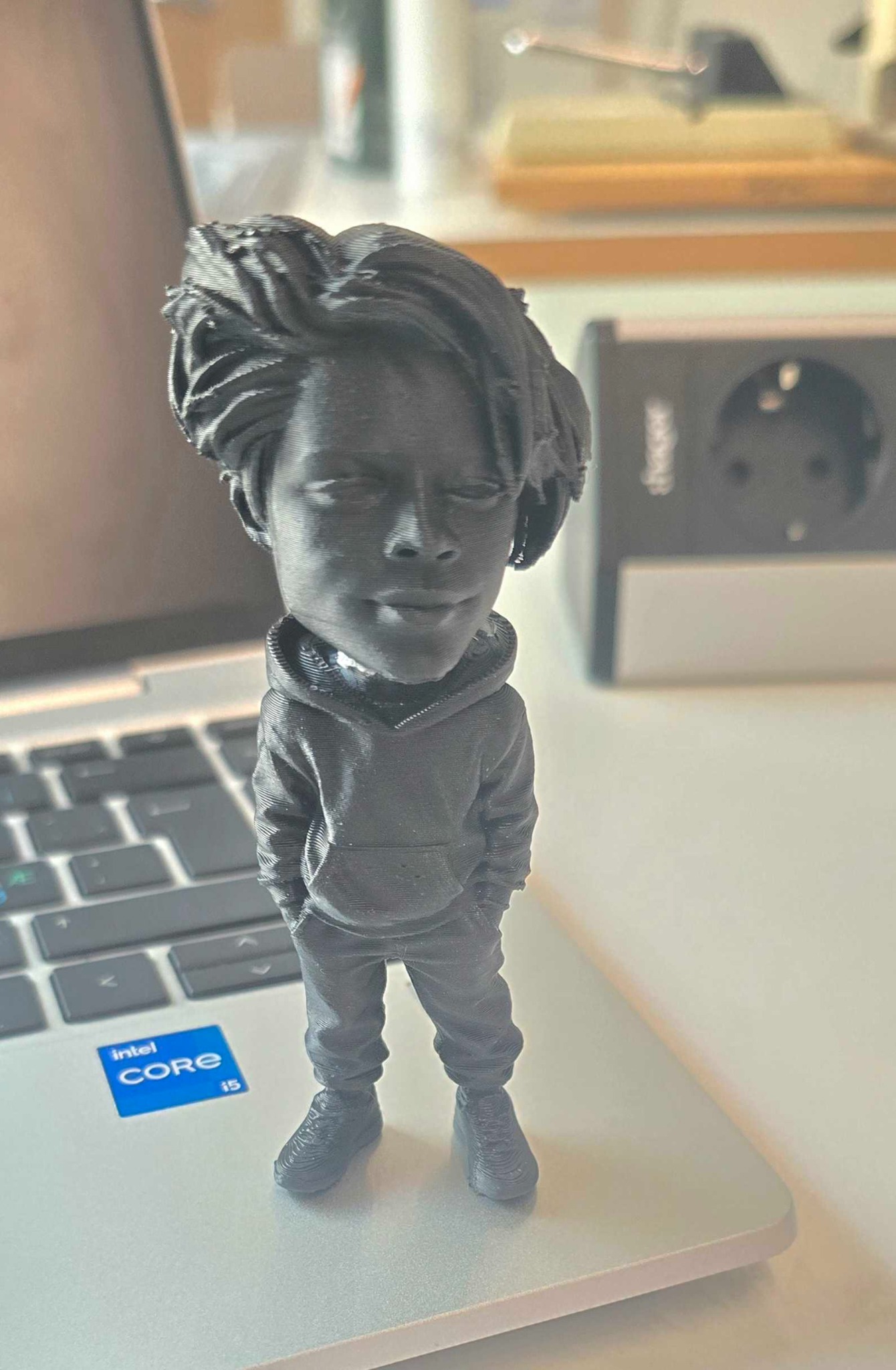3D-printad figur i hoodie